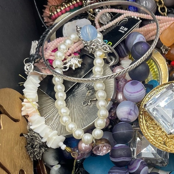 Vintage To Modern Jewelry & Small Accessories Lot Wear Craft Repair Repurpose - Picture 8 of 8